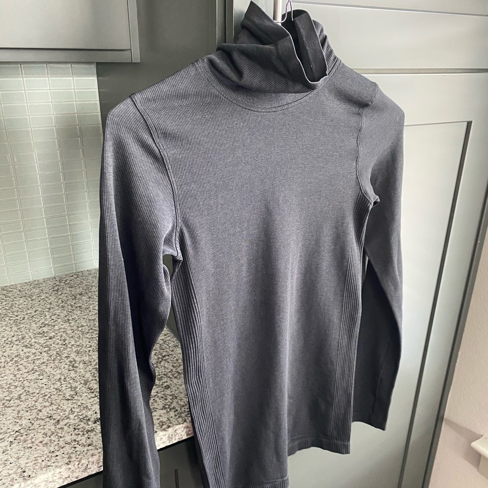 Lulu Lemon long sleeve